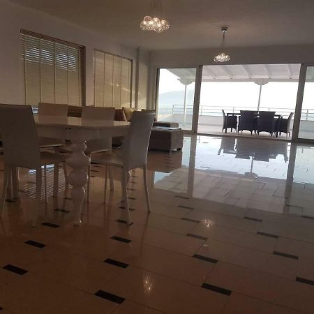 Apartamento Sea Front Penthouse Sarandë Exterior foto