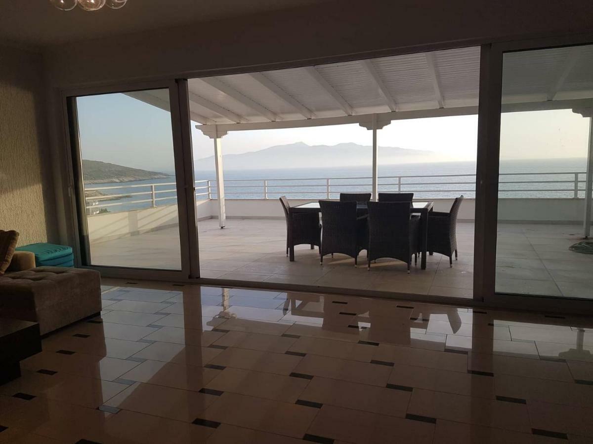 Apartamento Sea Front Penthouse Sarandë Exterior foto